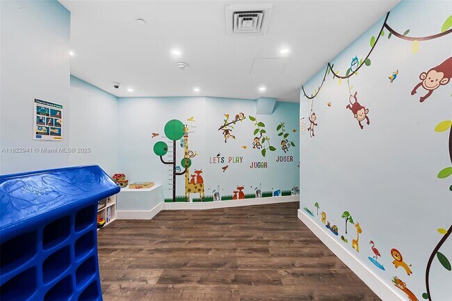Building Photo - 950 Brickell Bay Dr
