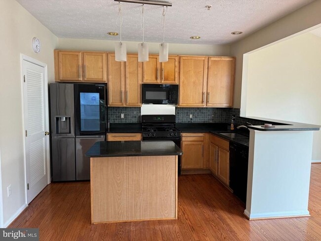 Building Photo - 2429 Knapps Way