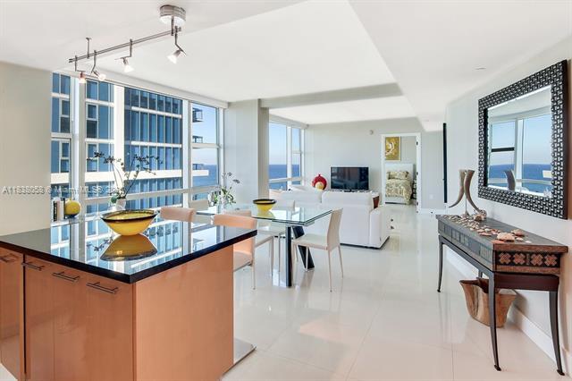 Building Photo - 6801 Collins Ave