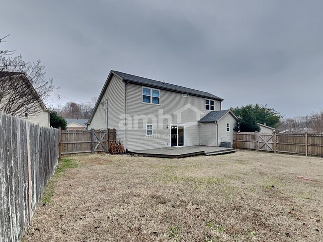 Building Photo - 112 Bradford Cir