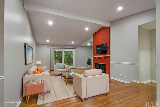 Building Photo - 1540 N Pepper Tree Dr