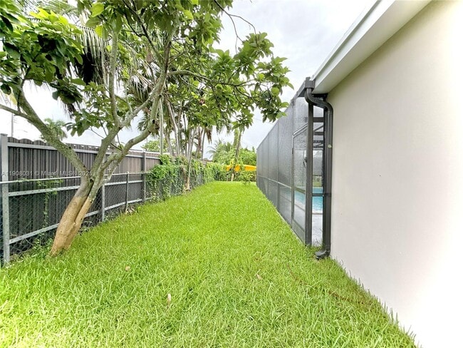 Building Photo - 6708 Camelia Dr