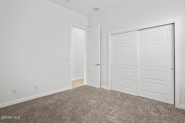 Building Photo - 717 Chatham Pl