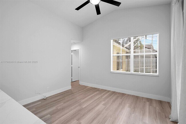 Building Photo - 824 Sand Creek Cir