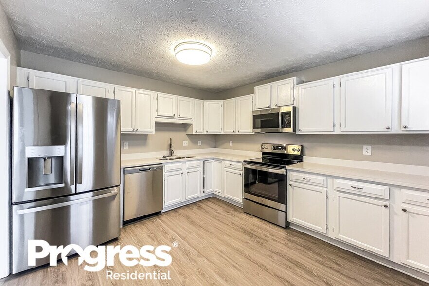 Building Photo - 700 Gregory Manor Dr SW