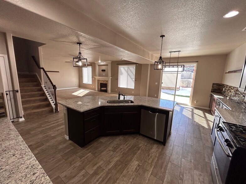 Building Photo - 7118 Dutch Loop