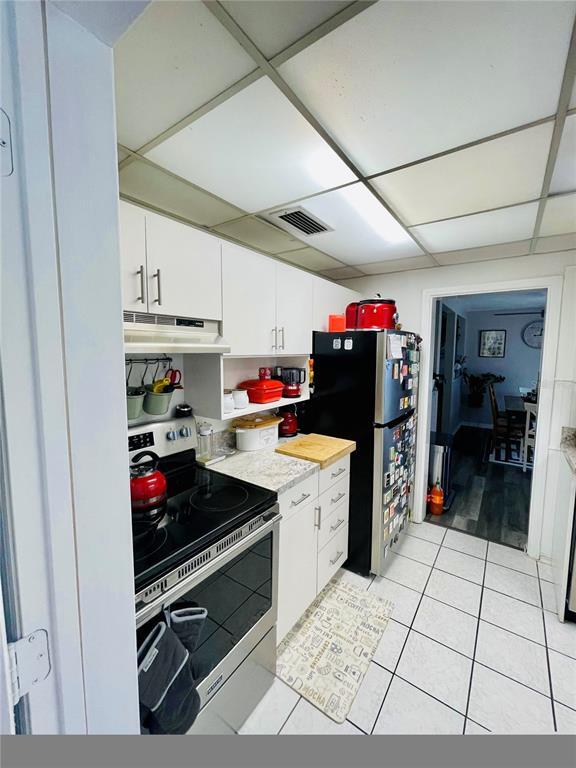 Building Photo - 2419 Wells Ave