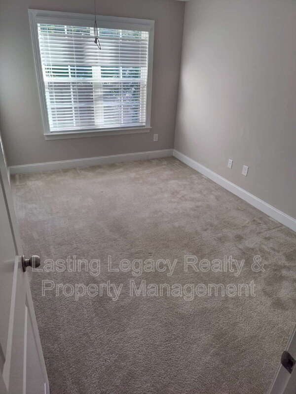 Building Photo - 847 Silver Leaf Dr