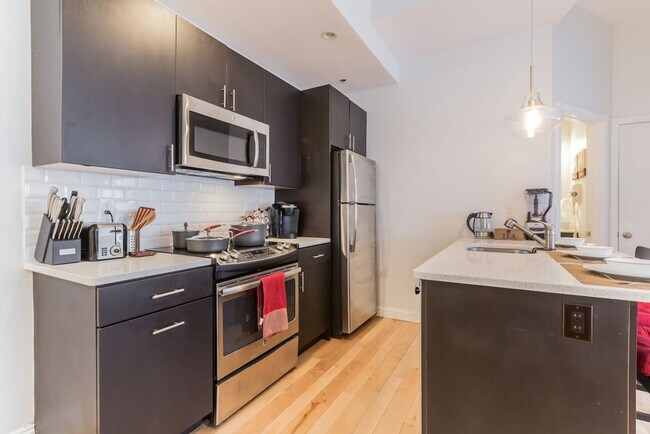 Building Photo - 248 Market St