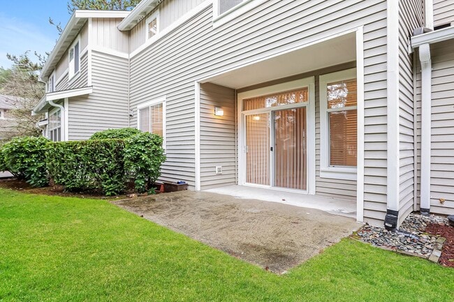 Building Photo - Newly Remodeled 3 bed 2.5 bath Townhome for Rent in Willow Grove Community