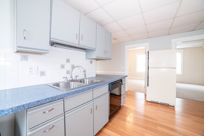 Building Photo - 18 Gage St