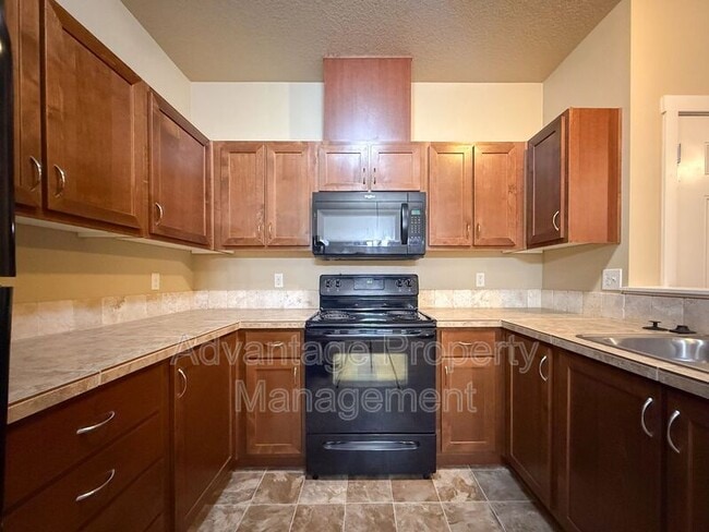 Building Photo - 519 Catron St N