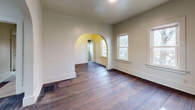 Building Photo - Old Town Charm - Close to Hospital     (Available Immediately)