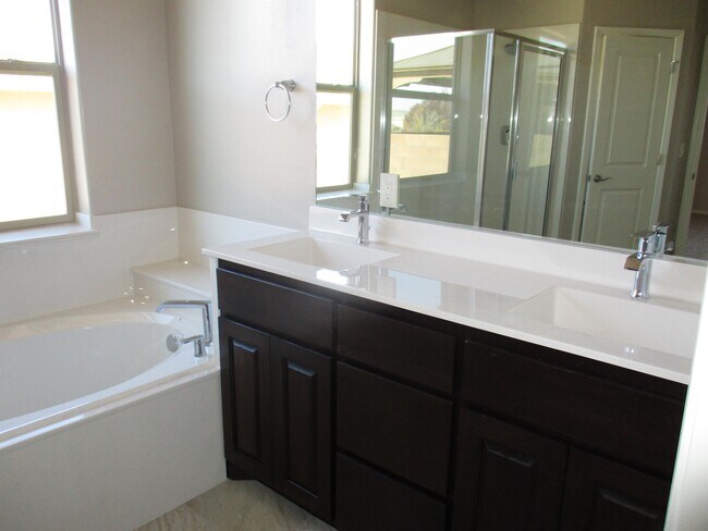 Building Photo - 8750 Sevano Cir NE