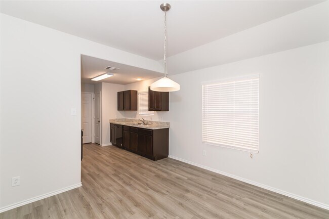 Building Photo - 24123 Treviso Gardens Dr