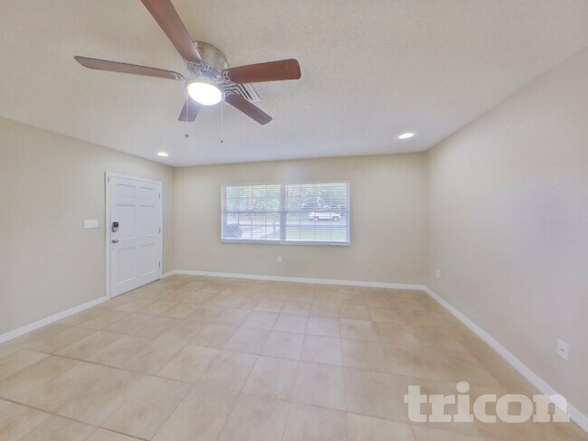 Building Photo - 10811 La Vista Loop