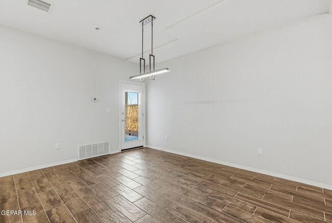 Building Photo - 14804 John McNeely Ave