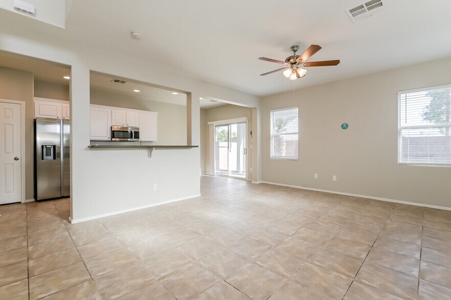 Building Photo - 500 Blushing Maple St