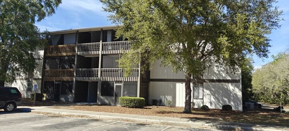 Building Photo - 6519 W Newberry Rd