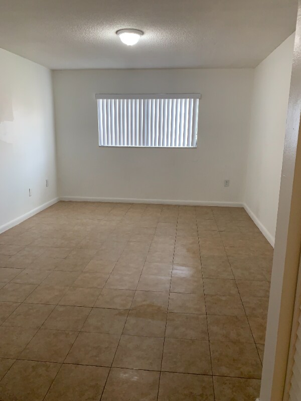 Building Photo - 6130 W 19th Ave