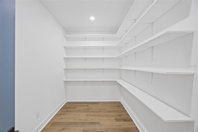 Building Photo - 3317 W Napoleon Ave