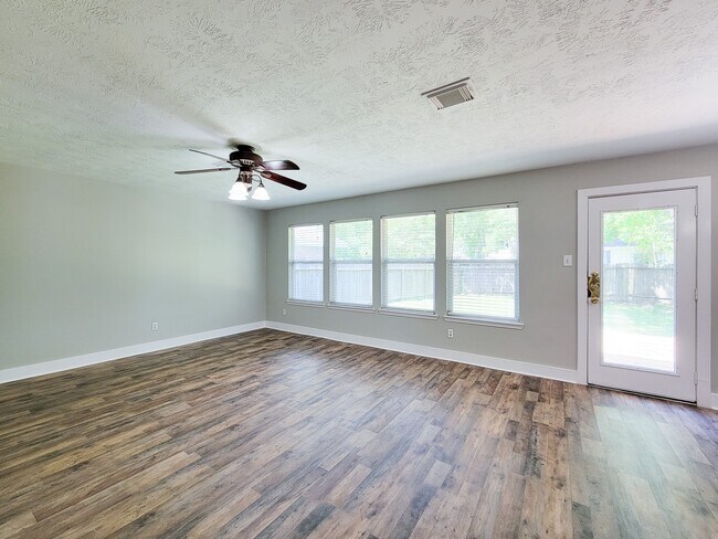 Building Photo - 16842 Marlin Spike Way