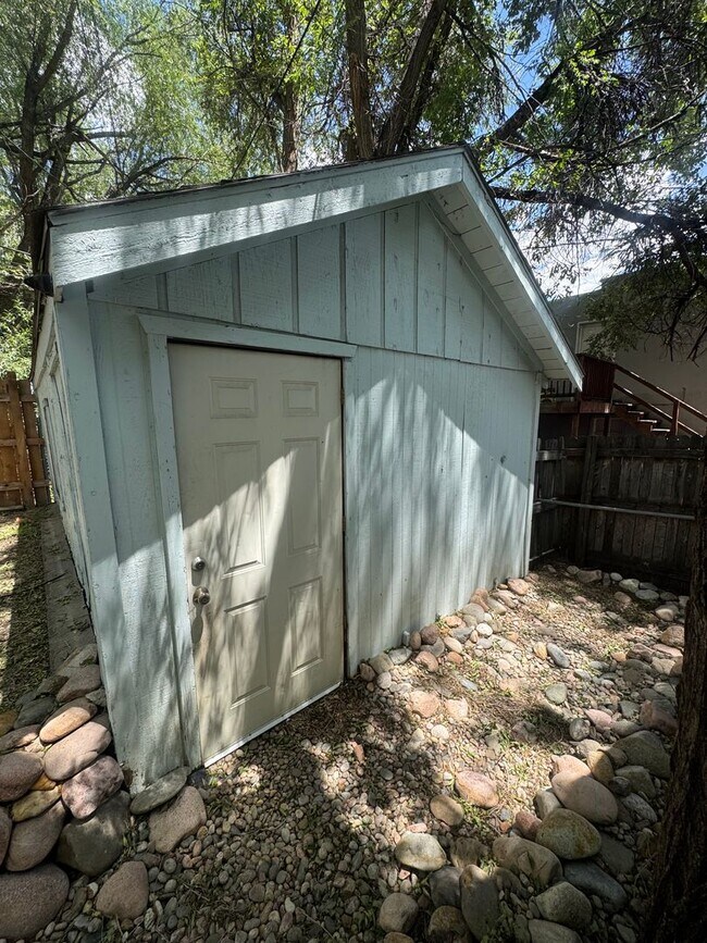 Building Photo - E. Brookside- 126