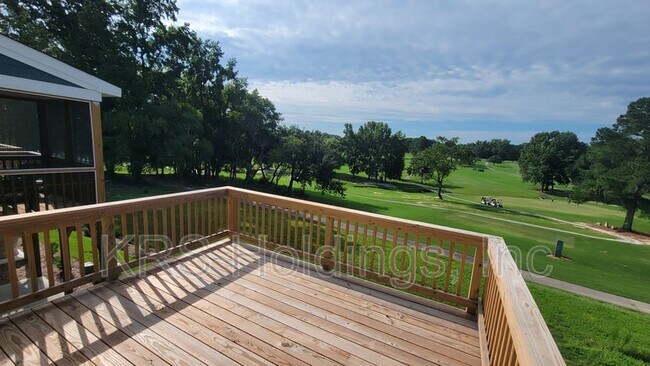 Building Photo - 841 Parc Townes Dr