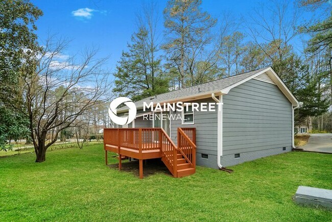 Building Photo - 3 Bedroom Pet-Friendly Home in KNIGHTDALE, NC with Main Street Renewal