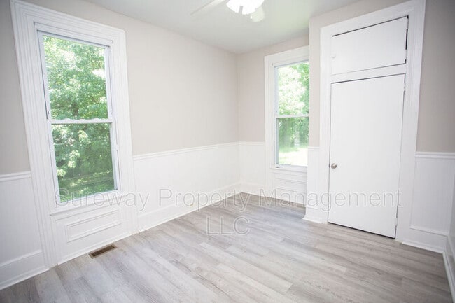 Building Photo - 21 N Lenola Rd