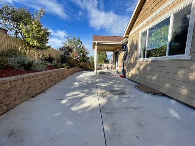 Building Photo - Beautiful 4 Bedroom Ranch Home For Rent