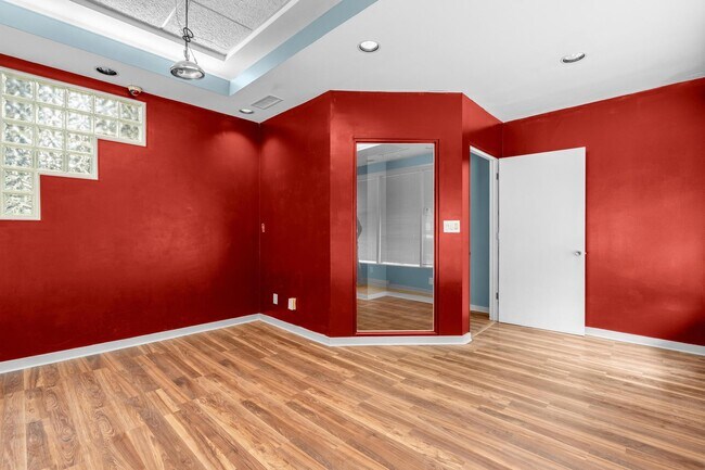 Building Photo - 104 Brown St