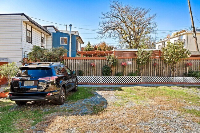 Building Photo - 11 Jones Pl