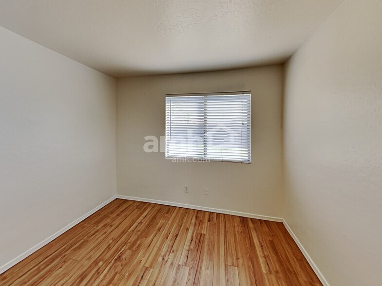 Building Photo - 9107 E Fairfield St