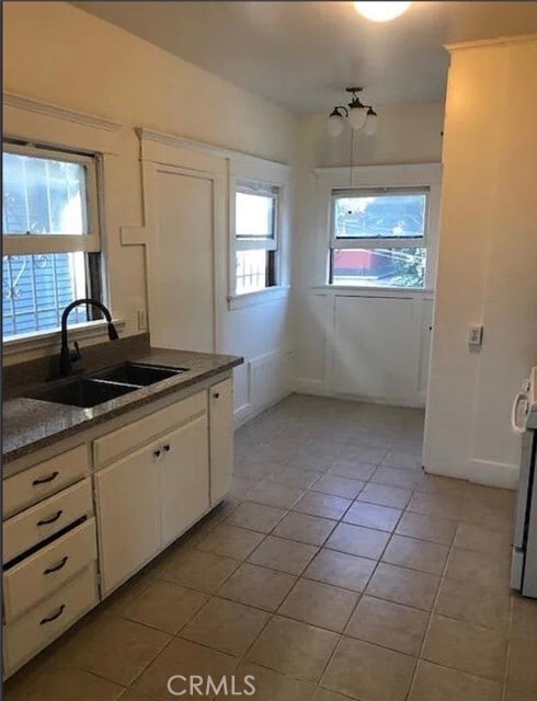 Building Photo - 342 E 8th St