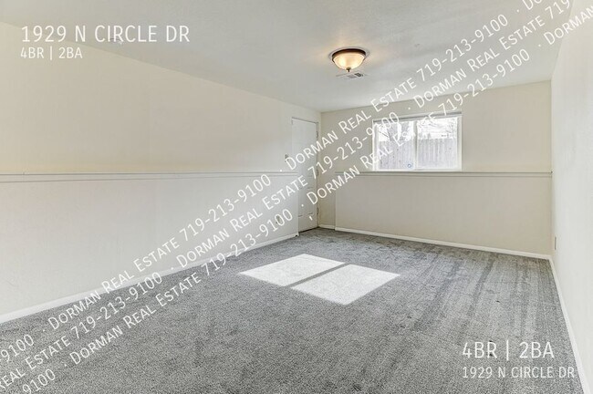 Building Photo - 1929 N Circle Dr