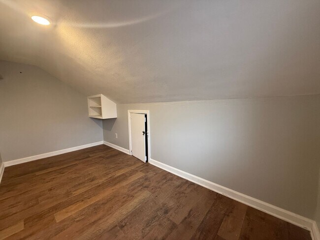 Building Photo - 407 N 12th St