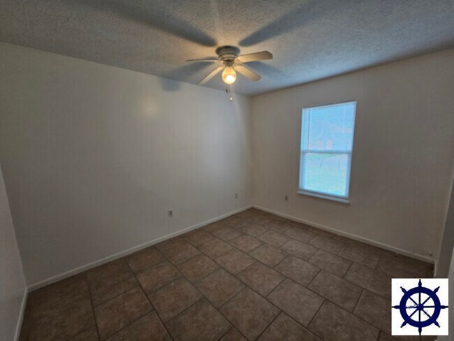 Building Photo - 231 Attu St