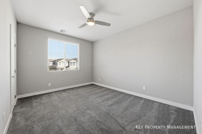 Building Photo - 5 Lilla Rosa St