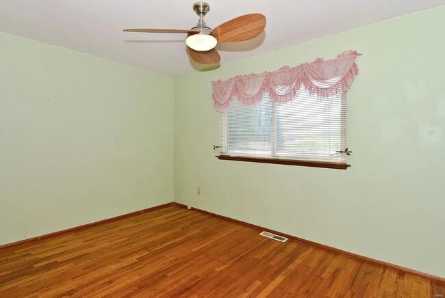 Building Photo - 980 Manresa Ln