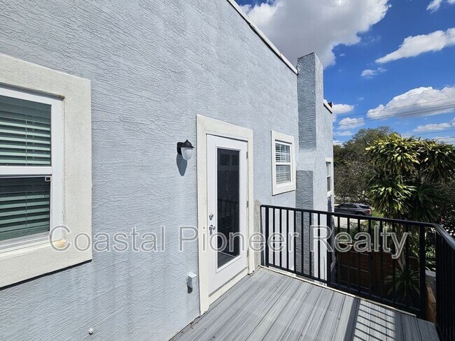 Building Photo - 209 S Westland Ave
