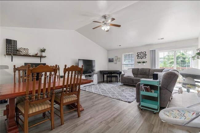 Building Photo - Duplex close to post
