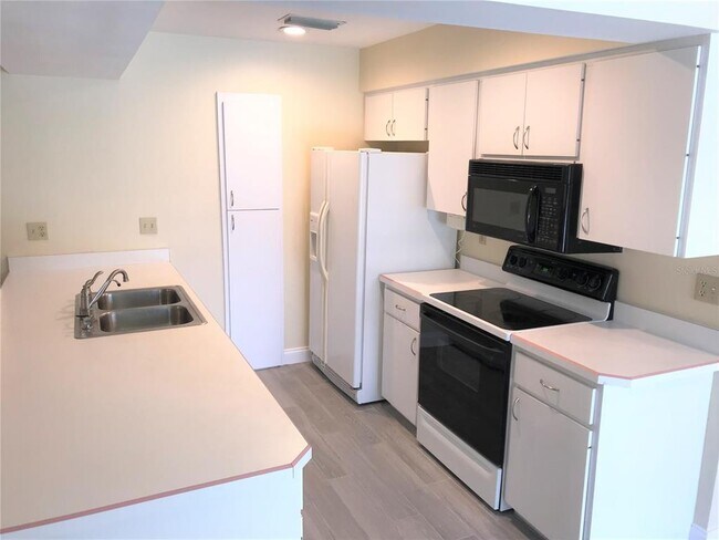 Building Photo - 8305 12th Ave Dr NW