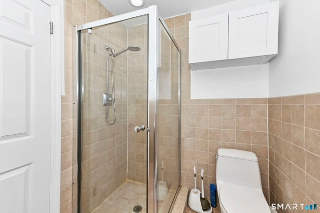 Building Photo - 163 MacGregor Dr