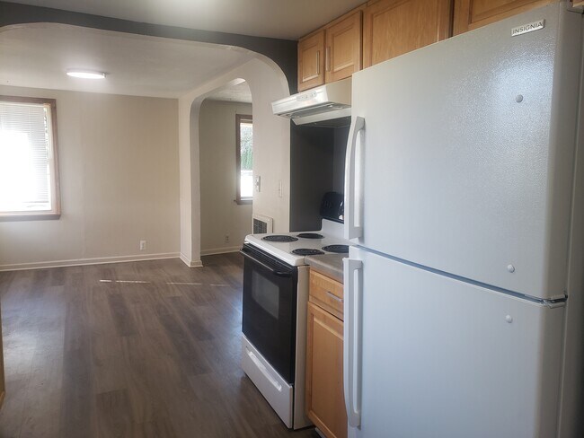 Building Photo - 4285 Parker Rd