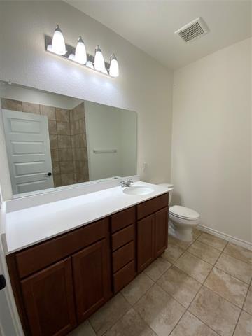 Building Photo - 917 Waggoner Dr