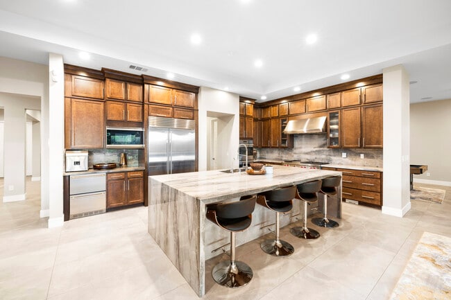 Building Photo - 8396 Sweetwater Creek Way