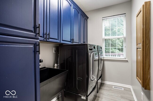 Building Photo - 7533 Prairie View Dr