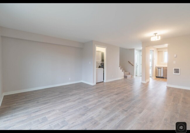 Building Photo - 118 S 53rd St