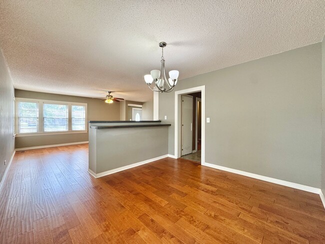 Building Photo - 3 Bedroom/2 Bath House in Batesville